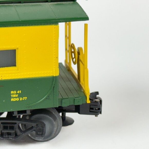 Reading Railroad 92914 O Gauge Caboose Model Train Green & Yellow - Picture 4 of 8